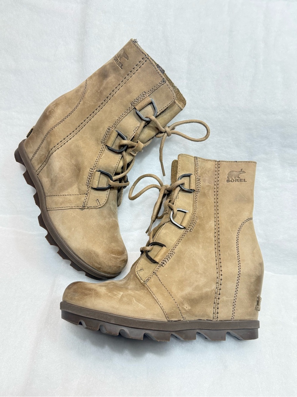 Sorel Women's Tan Lace-Up Nubuck Wedge Ankle Boots